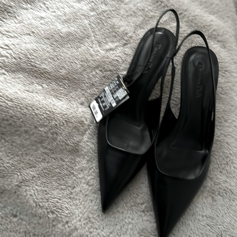NWT SZ 29 black leather sling back kitten heels.